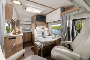 Compacte Carado Van V339 Europa Edition